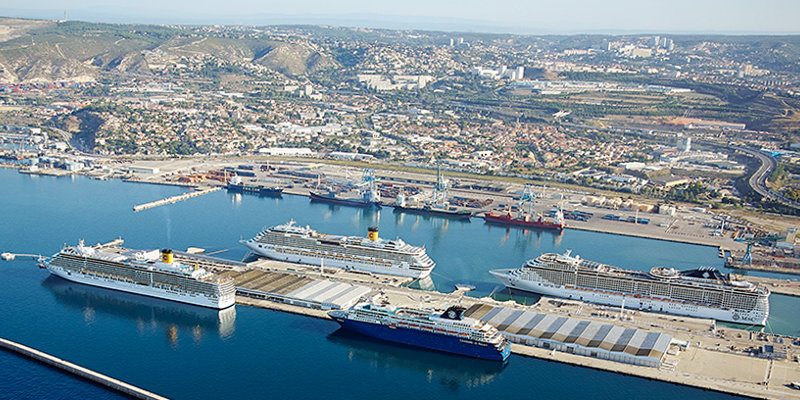 closest port from property VILLA DE L'ESCALET
