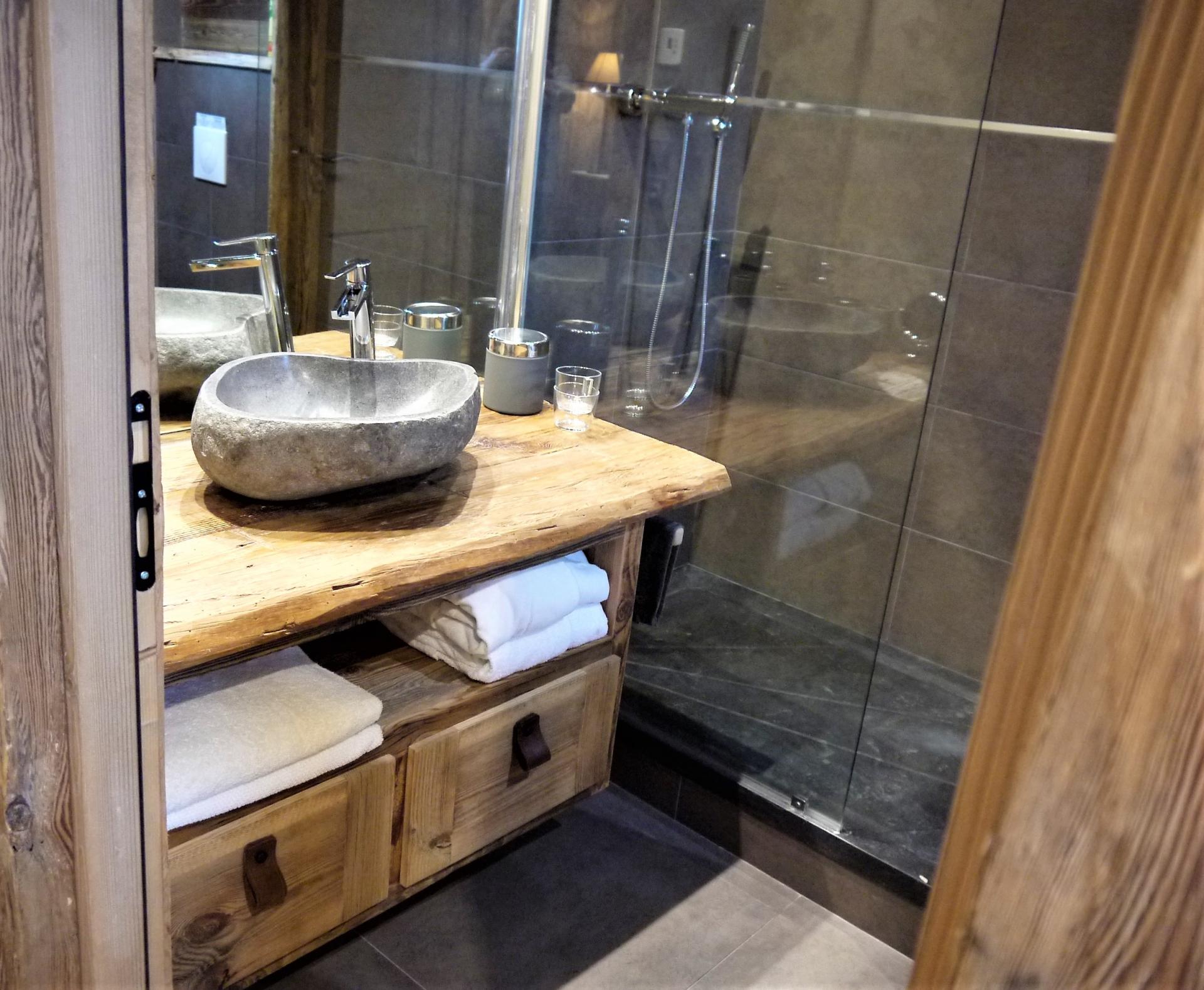 NEARLY ALL BEDROOMS ARE EQUIPPED WITH A BATHROOM  IN CHALET DE LA FERME