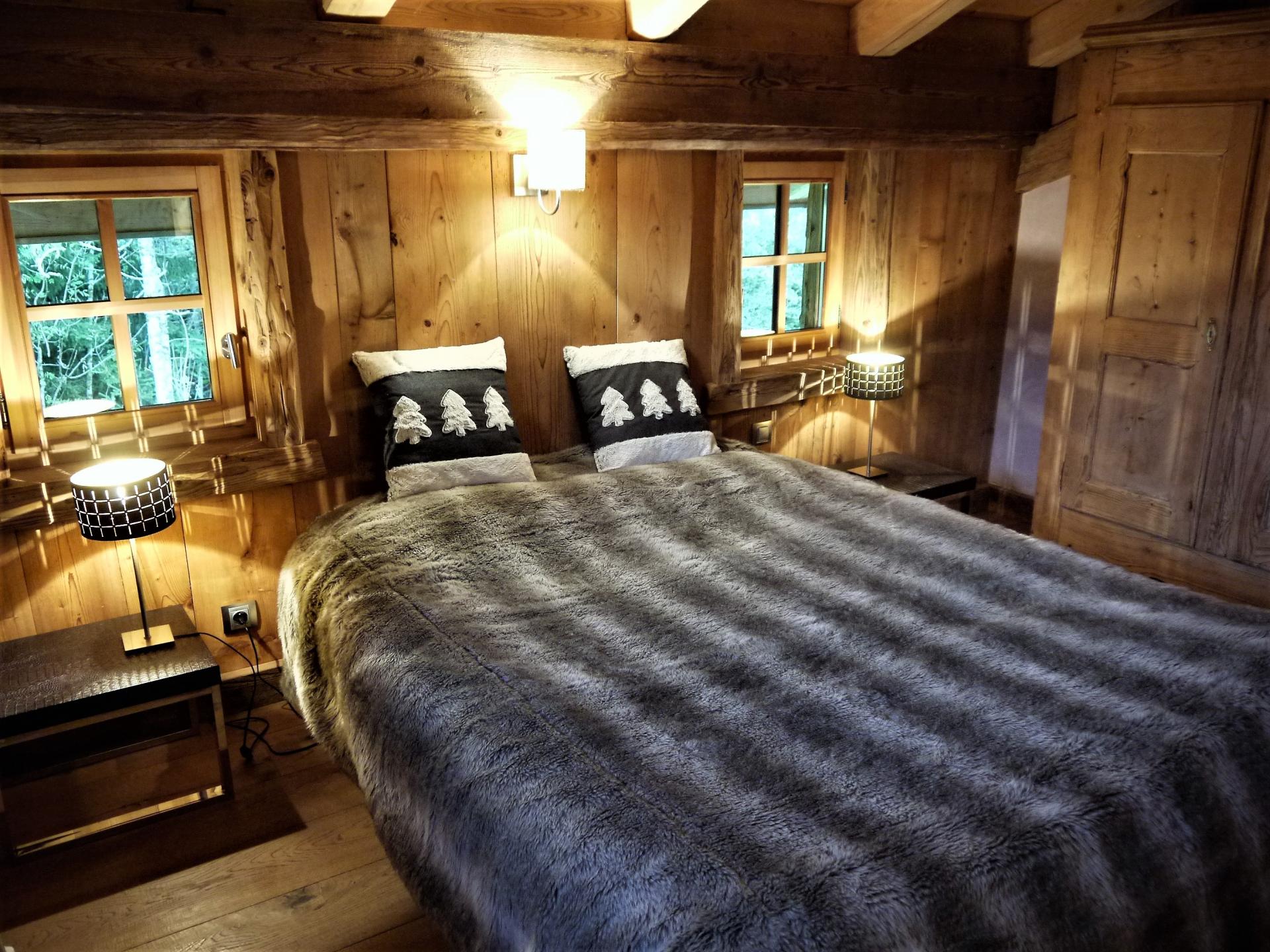 TYPICAL BEDROOM IN A SKI CHALET TO RENT IN THE ALPS